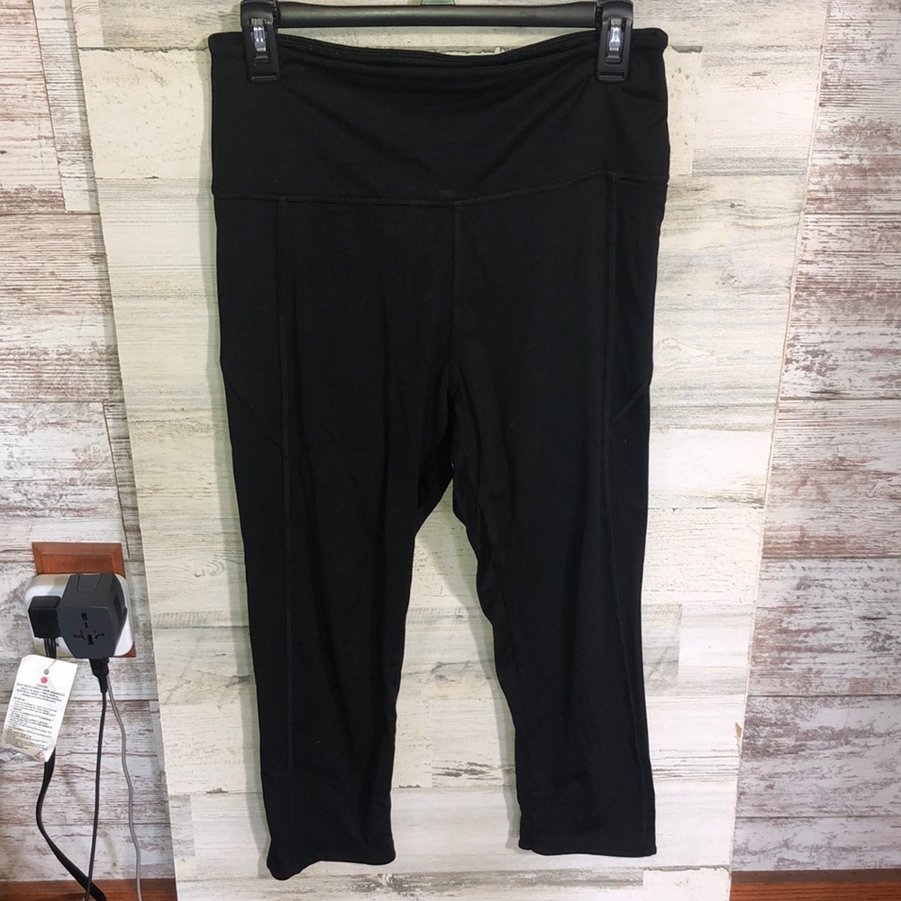 Pink Victoria’s Secret ultimate black leggings size large workout gym everyday​​